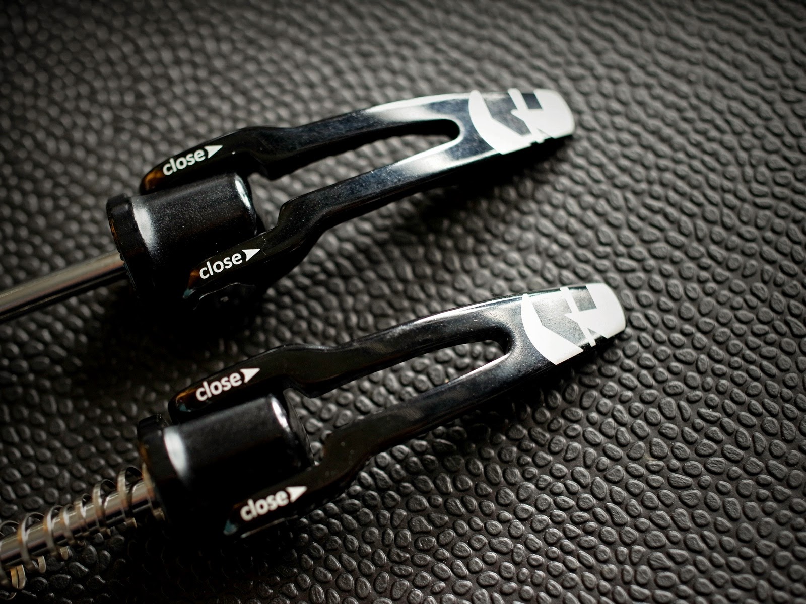 北海道ロードバイクサイクリングBLOG: イタリア製カーボンホイール